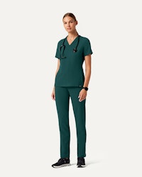 Elevate your medical game with this streamlined, tapered pant. #scrubs  #medicalscrubs #jaanuu