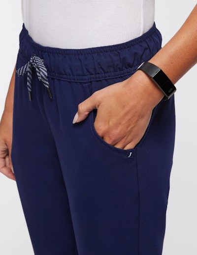 Elevate your medical game with this streamlined, tapered pant. #scrubs  #medicalscrubs #jaanuu