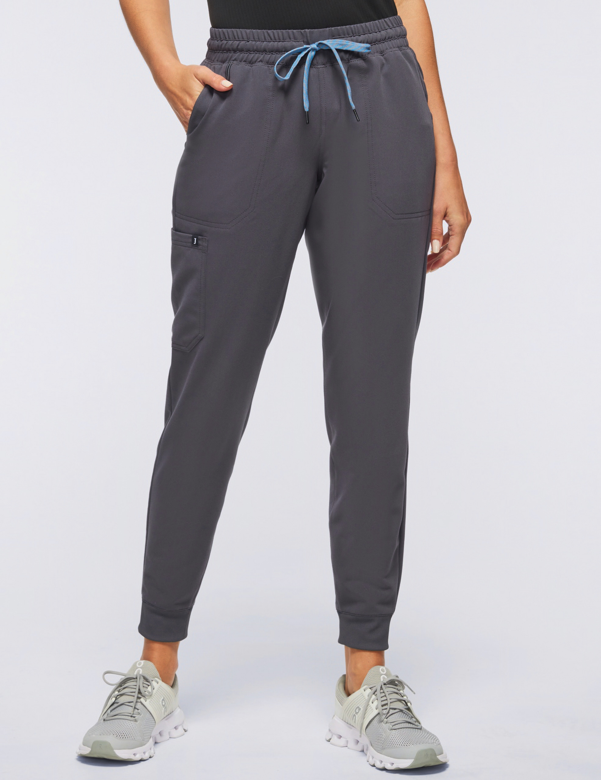 Elevate your medical game with this streamlined, tapered pant. #scrubs  #medicalscrubs #jaanuu