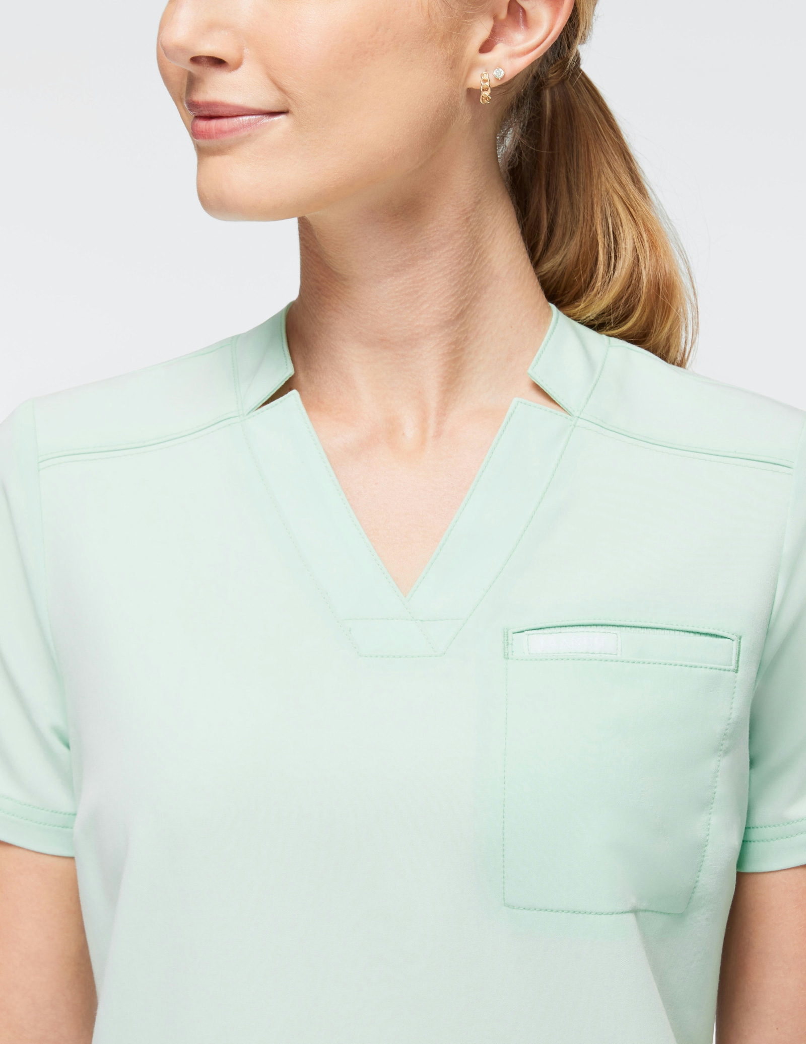 Women's 3Pocket Scrub Top in Seafoam Medical Scrubs by Jaanuu